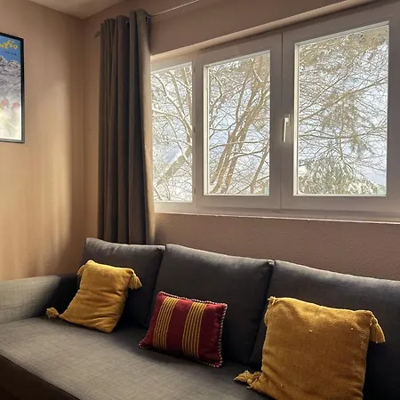 Refugio Alpino En La Plaza De Pradollano *